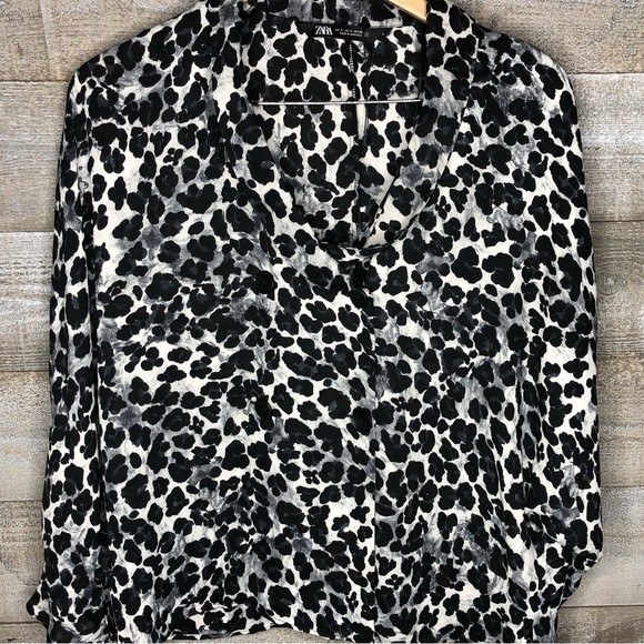 Zara small black white cheetah leopard button front career office top - Picture 1 of 3